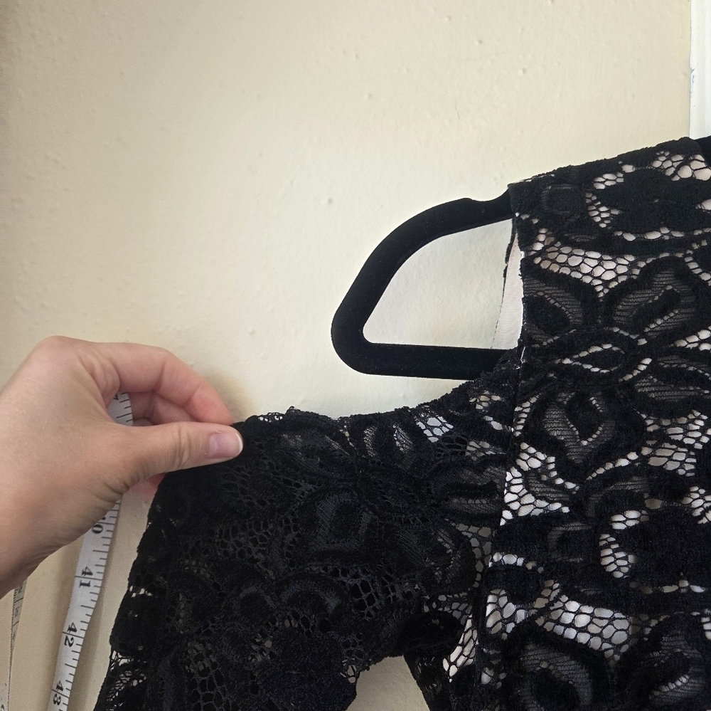 Alice and Olivia Lace Midi Dress Size 4 Laila Cold Shoulder Straight Long Sleeve - Picture 9 of 10